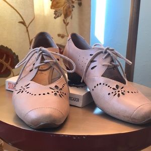 Cute and comfortable Josef Seibel low heels